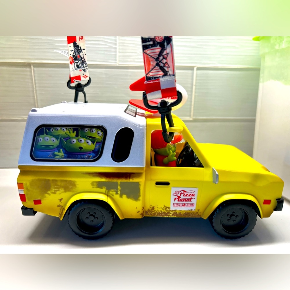 Pizza planet Popcorn holder (from Disneyland)